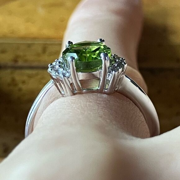 Natural Peridot Sterling Silver Ring Size 5.75 - Picture 2 of 9